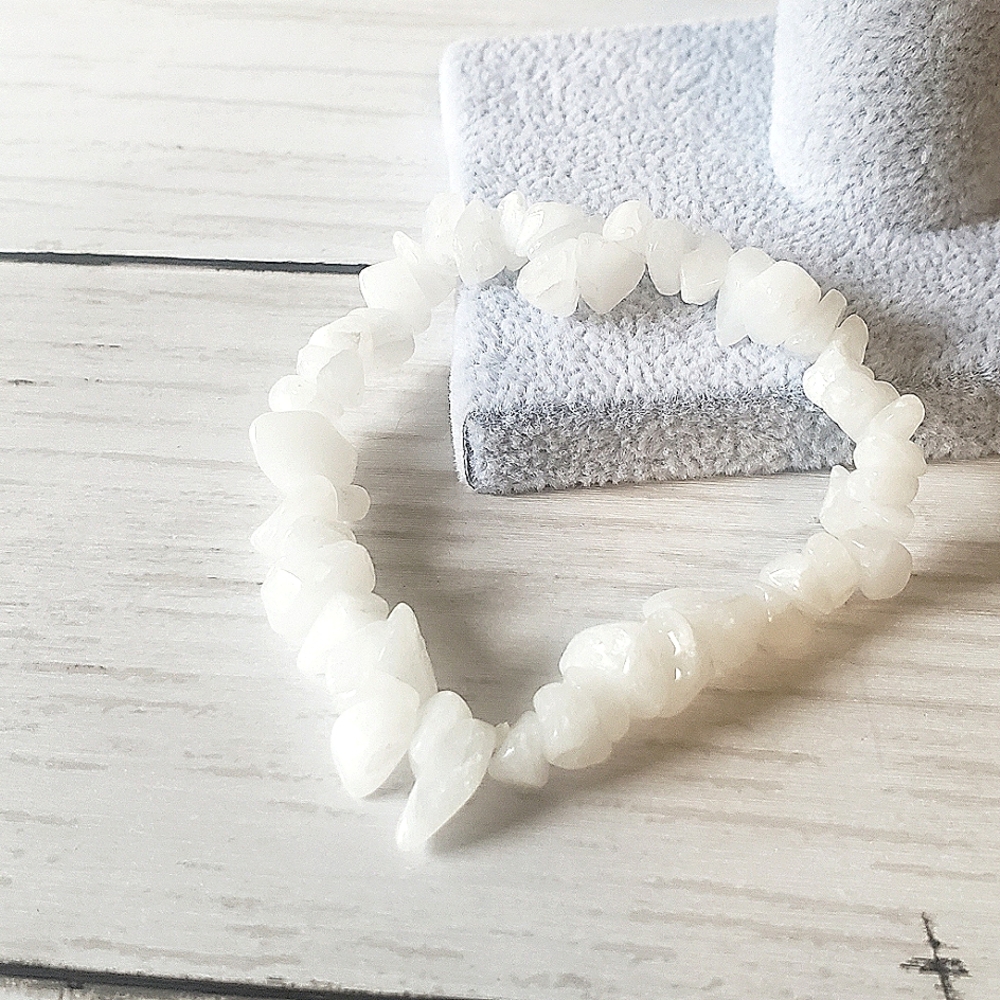 Natural Stone Bracelet, white, NWOT